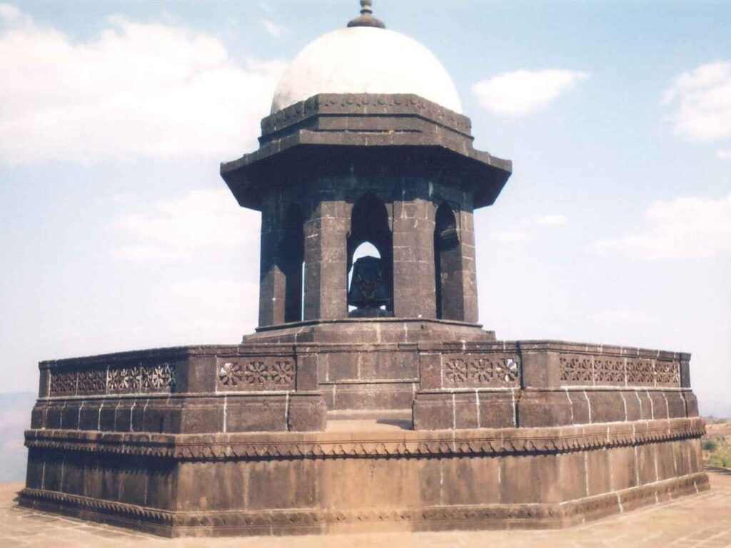 shivaji maharaj samadhi image